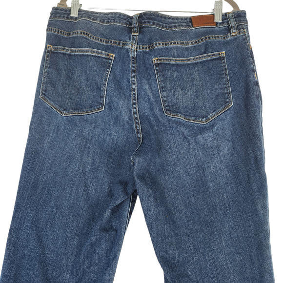 Lands End Jeans Womens Sz 16 Mid Rise Boot Cut Medium Wash - Picture 8 of 11